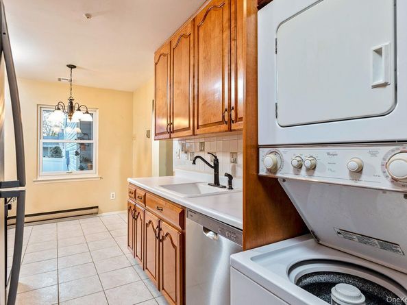 705 Cabot Court W, Saint James NY 11780