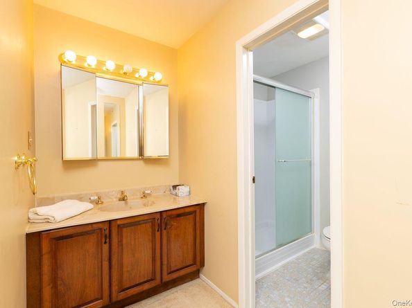 705 Cabot Court W, Saint James NY 11780