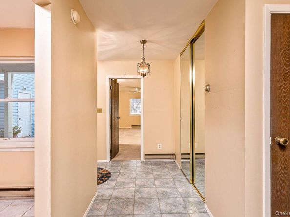 705 Cabot Court W, Saint James NY 11780