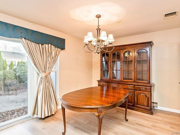 705 Cabot Court W, Saint James NY 11780