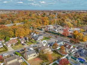 48 Circle Dr, Westbury NY 11590