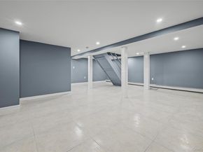 48 Circle Dr, Westbury NY 11590