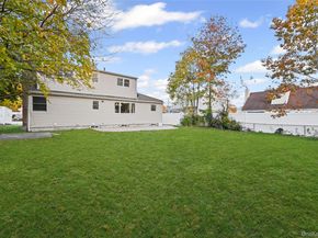 48 Circle Dr, Westbury NY 11590