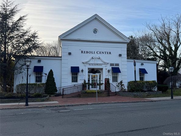 8 Old Wood Road, Stony Brook NY 11790