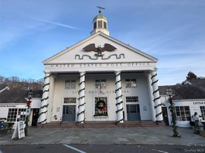 8 Old Wood Road, Stony Brook NY 11790