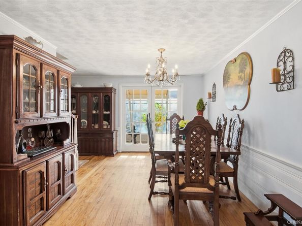 8 Old Wood Road, Stony Brook NY 11790