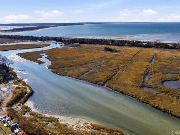 8 Old Wood Road, Stony Brook NY 11790