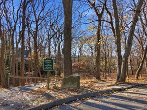 8 Old Wood Road, Stony Brook NY 11790