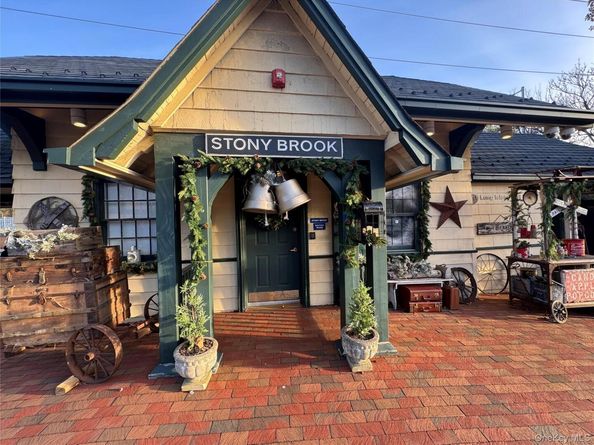 8 Old Wood Road, Stony Brook NY 11790