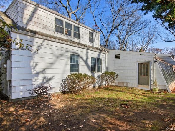 8 Old Wood Road, Stony Brook NY 11790