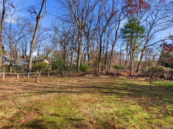 8 Old Wood Road, Stony Brook NY 11790