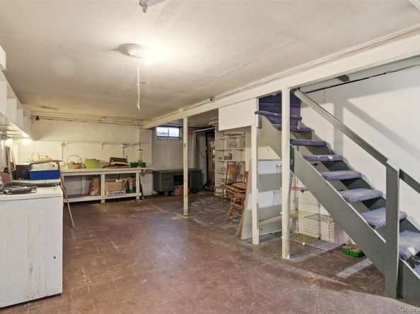 8 Old Wood Road, Stony Brook NY 11790