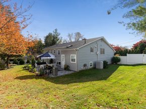 4 Long Ridge Road, Plainview NY 11803