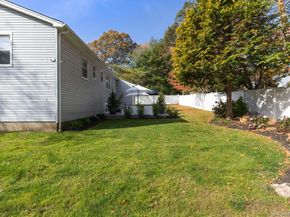 4 Long Ridge Road, Plainview NY 11803