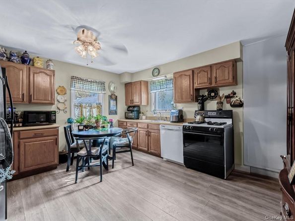 58 Chestnut Street, Lynbrook NY 11563