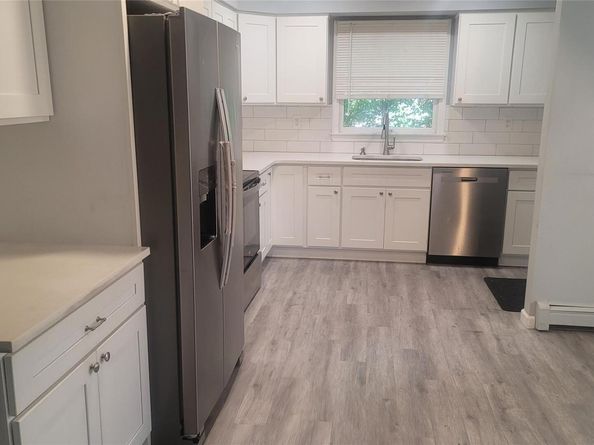 80-82 Laurel blvd, Ronkonkoma NY 11779