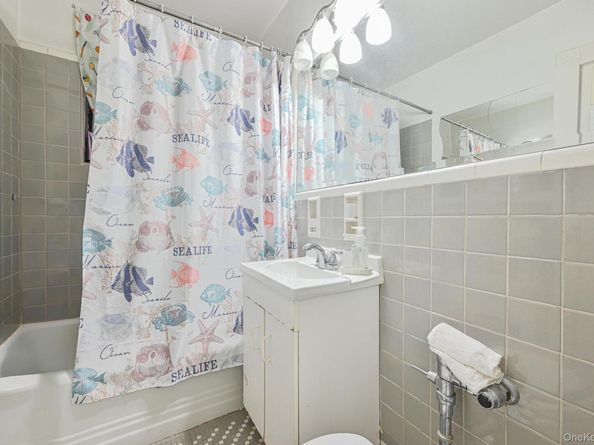 139-06 Pershing Crescent 1G, Briarwood NY 11435