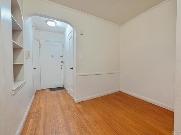 139-06 Pershing Crescent 1G, Briarwood NY 11435