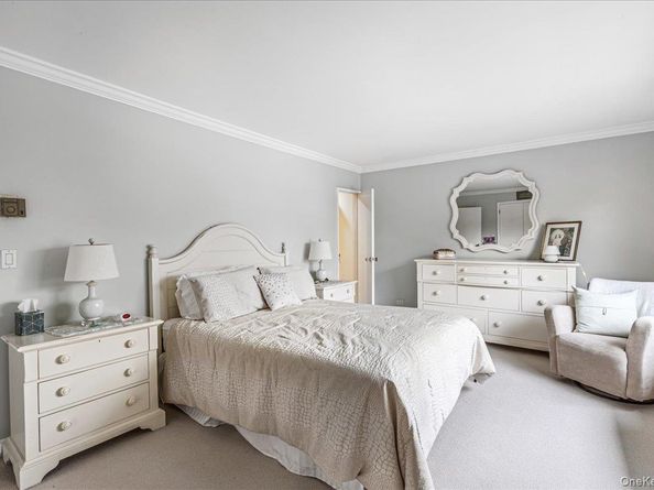 17-09 215 Street TH45, Bayside NY 11360