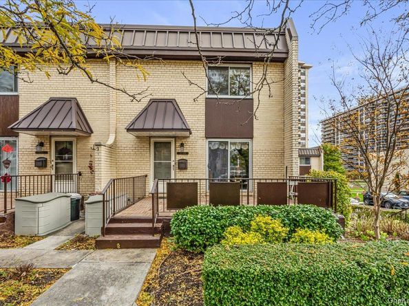 17-09 215 Street TH45, Bayside NY 11360