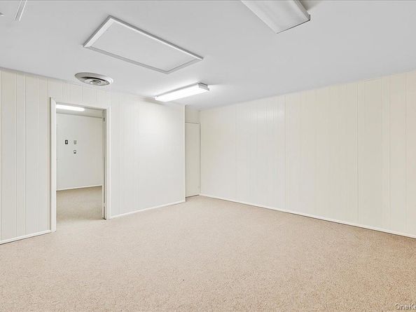 17-09 215 Street TH45, Bayside NY 11360