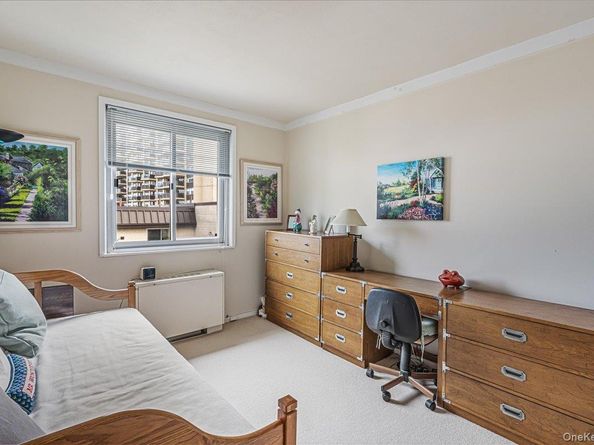 17-09 215 Street TH45, Bayside NY 11360