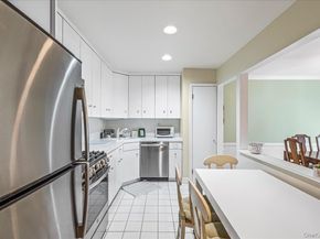 17-09 215 Street TH45, Bayside NY 11360