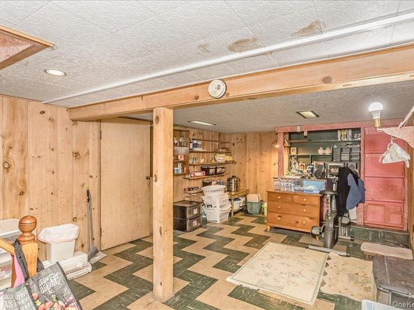 1683 Stewart Avenue, New Hyde Park NY 11040