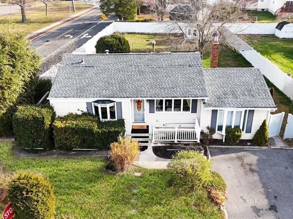 277 Horseblock Road, Farmingville NY 11738