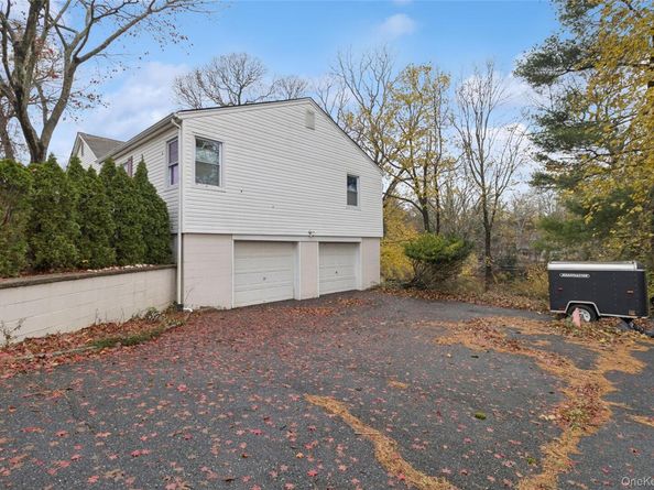 31 Amityville Road, Sound Beach NY 11789