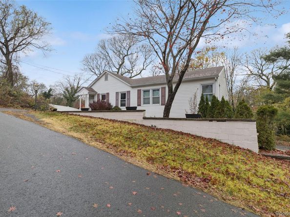 31 Amityville Road, Sound Beach NY 11789