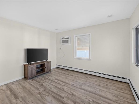 6 Glenda Drive, West Babylon NY 11704