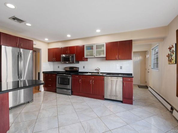 89 Nottingham Road, Manhasset Hills NY 11040