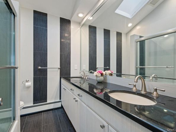 89 Nottingham Road, Manhasset Hills NY 11040