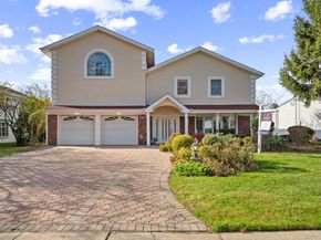 89 Nottingham Road, Manhasset Hills NY 11040