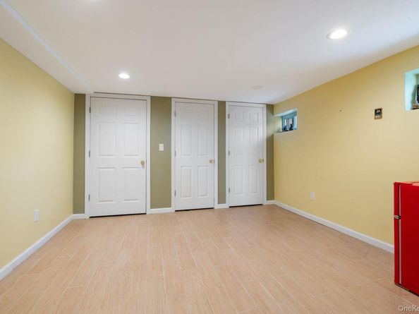 89 Nottingham Road, Manhasset Hills NY 11040