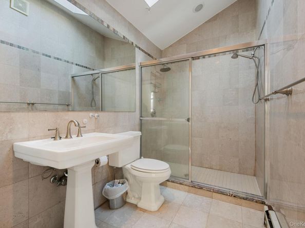 89 Nottingham Road, Manhasset Hills NY 11040