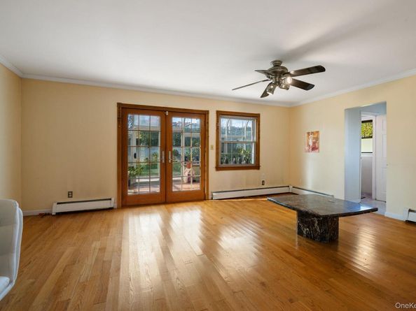 89 Nottingham Road, Manhasset Hills NY 11040