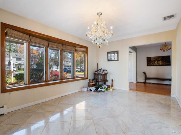 89 Nottingham Road, Manhasset Hills NY 11040