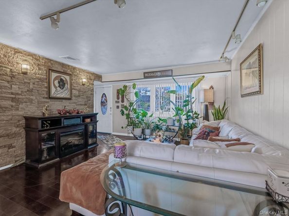 121 S 30th Street, Wyandanch NY 11798