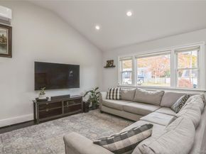 1692 Feureisen Avenue, Bohemia NY 11716