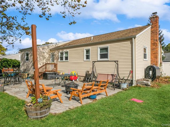 1692 Feureisen Avenue, Bohemia NY 11716