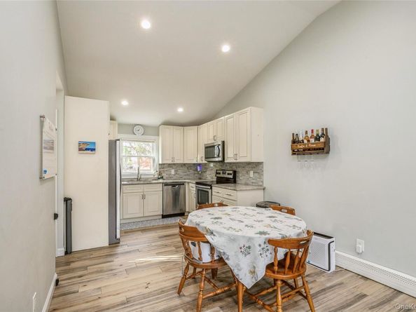 1692 Feureisen Avenue, Bohemia NY 11716