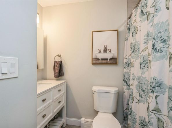 1692 Feureisen Avenue, Bohemia NY 11716