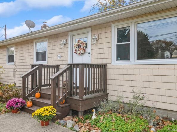 1692 Feureisen Avenue, Bohemia NY 11716