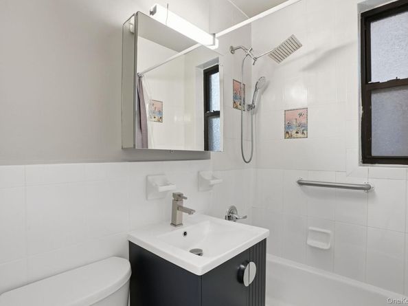 142 Garth Road 2J, Scarsdale NY 10583