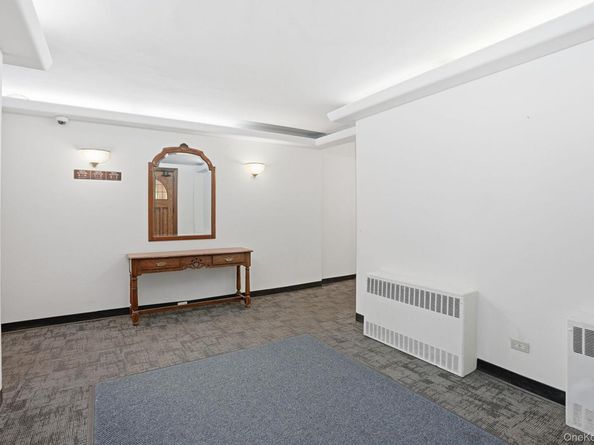 142 Garth Road 2J, Scarsdale NY 10583