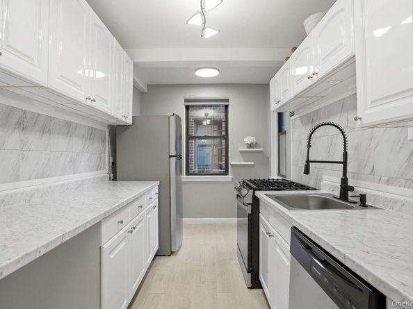 142 Garth Road 2J, Scarsdale NY 10583