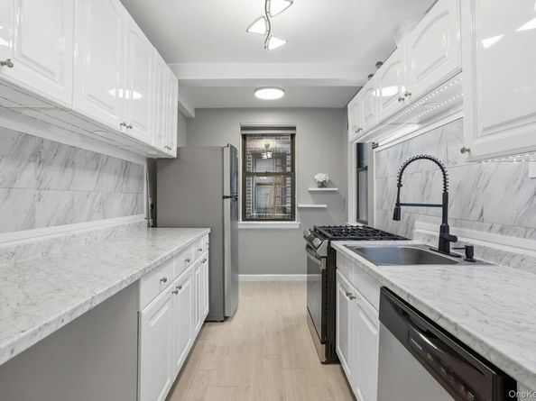 142 Garth Road 2J, Scarsdale NY 10583