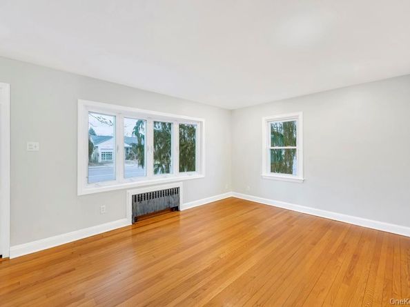 2585 Oceanside Road, Oceanside NY 11572